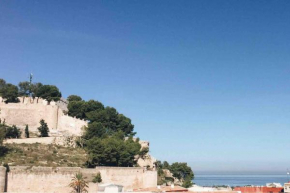 Ático Duplex con vistas al mar, puerto y castillo.
